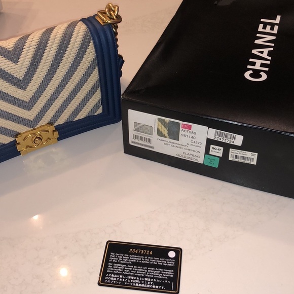 Chanel Boy Bag Chevron Ivory/Blue - Picture 12 of 12